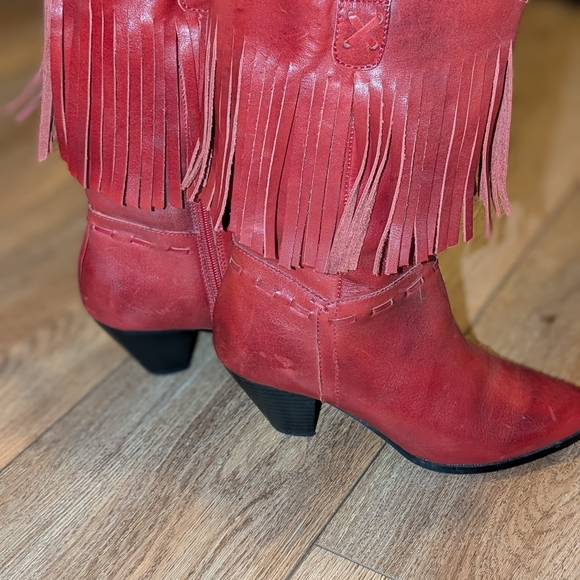 Red Fringe Western Boots - Picture 6 of 11